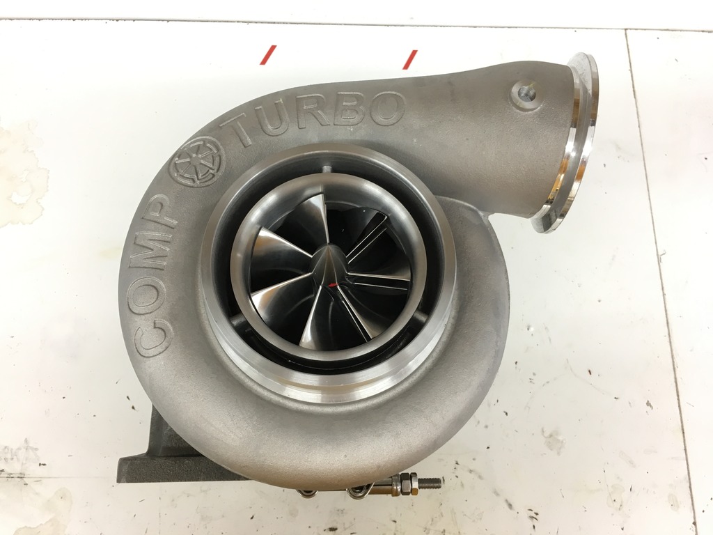 Huron Speed Billet 88/112 next to a standard S475 with the 96mm turbine.