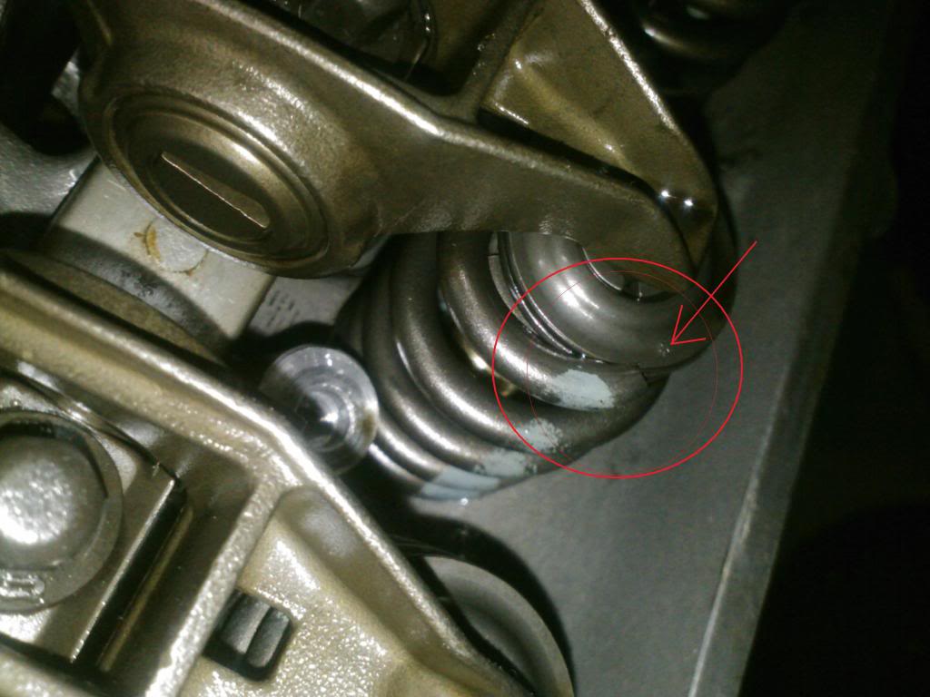 Symptoms of a Broken Valve Spring  