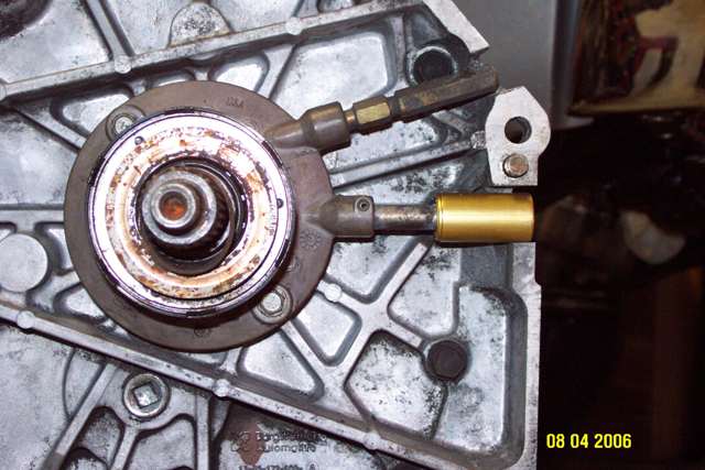 how a throwout bearing works