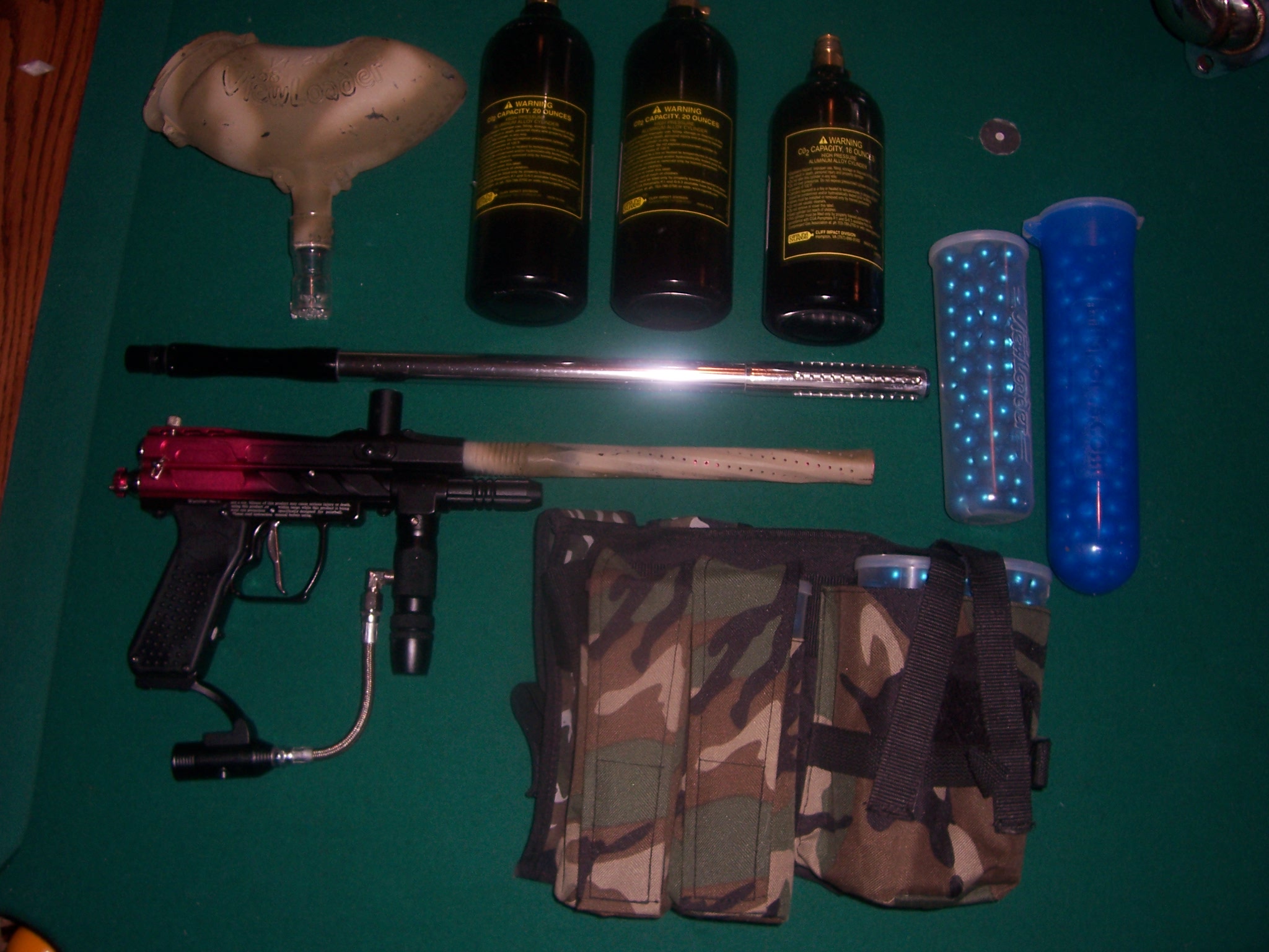 Spyder Semi/Full Auto Paintball Gun with Lots of Accessories - LS1TECH