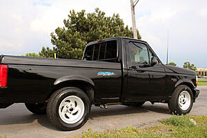 1995 Ford F-150 SVT Lightning-xhnt47p.jpg