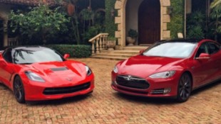 At the Dragstrip, Tesla Model S vs 2014 Corvette Stingray
