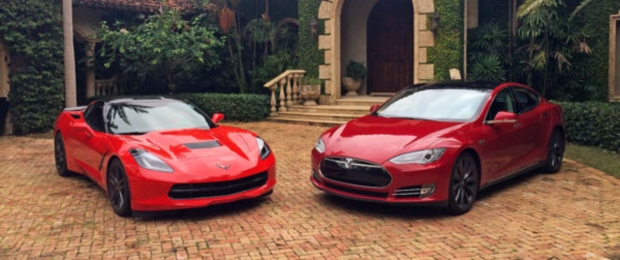 At the Dragstrip, Tesla Model S vs 2014 Corvette Stingray