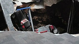 Sinkhole Swallows Rare Cars At National Corvette Museum