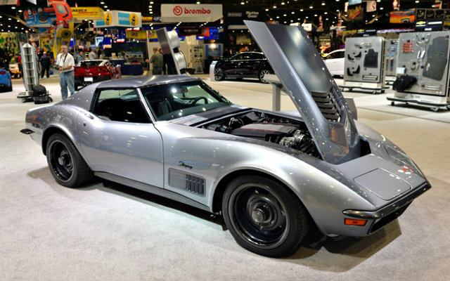 Watch Jimmie Johnson's 1971 Corvette Stingray Get a Total Rebuild in ...