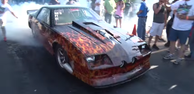 You Do Not Want the Driver of This Camaro to Hold a Grudge Against You