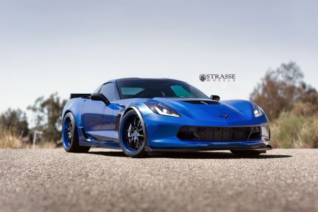 Laguna Blue With a Z07 Performance Package is the Way to do up a Corvette Z06