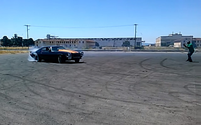 1972 Camaro Z28 Spins Smokin’ Donuts