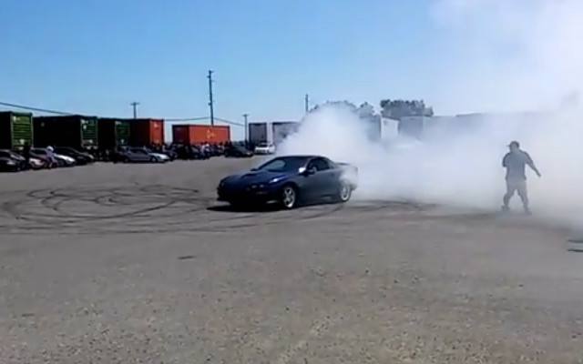 Camaro Z28 Spins Donuts at Valley Takeover