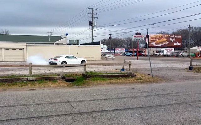 Camaro SS Spins Donuts by the Street