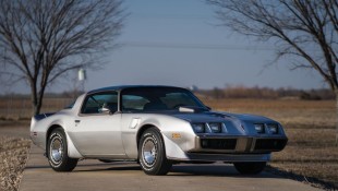 Be Cool, Buy This 1979 Pontiac Firebird Trans AM 10th Anniversary Edition