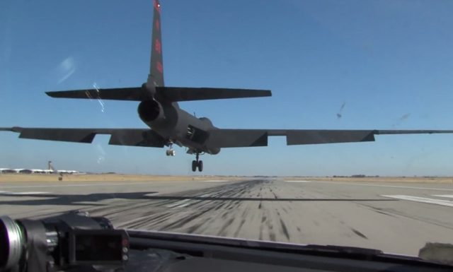 Pontiac G8 chases Air Force U-2 airplanes