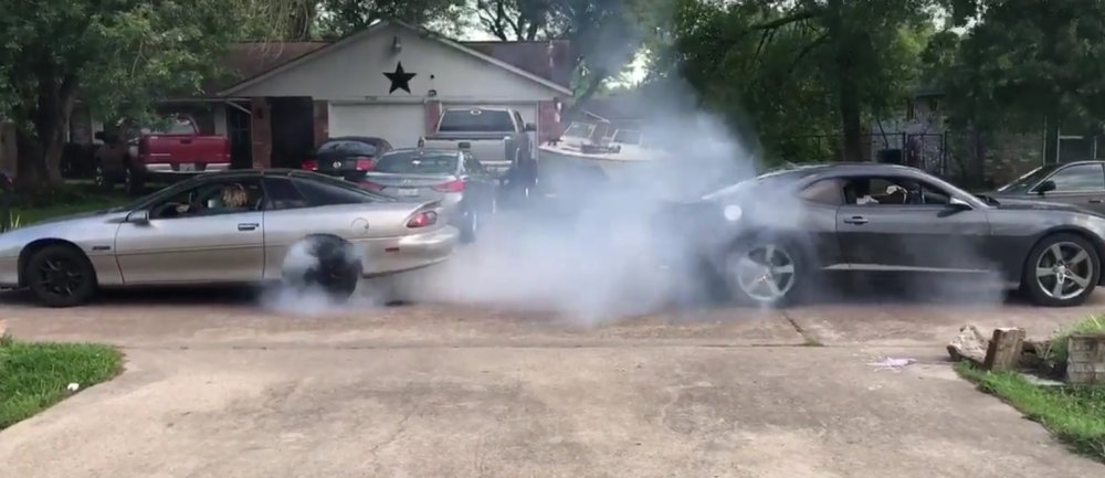 LS1tech.com F-Body 4g Camaro Z28 vs 5g Camaro SS burnout