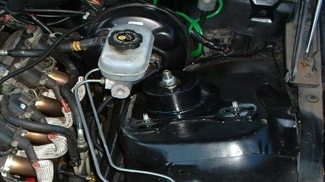 Camaro and Firebird: How to Replace Brake Fluid