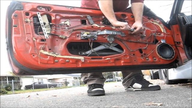 Camaro and Firebird: How to Replace Your Power Window Actuator