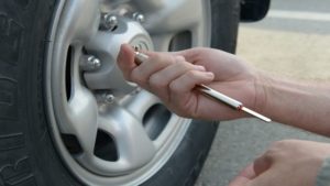 Camaro and Firebird: How to Check Tire Pressure