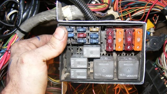 Camaro: Fuse Box Diagram