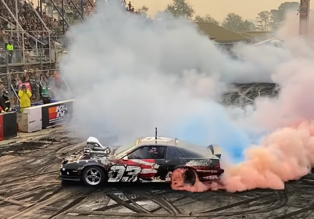 Cleetus McFarland getting some sick smoke action at Summernats