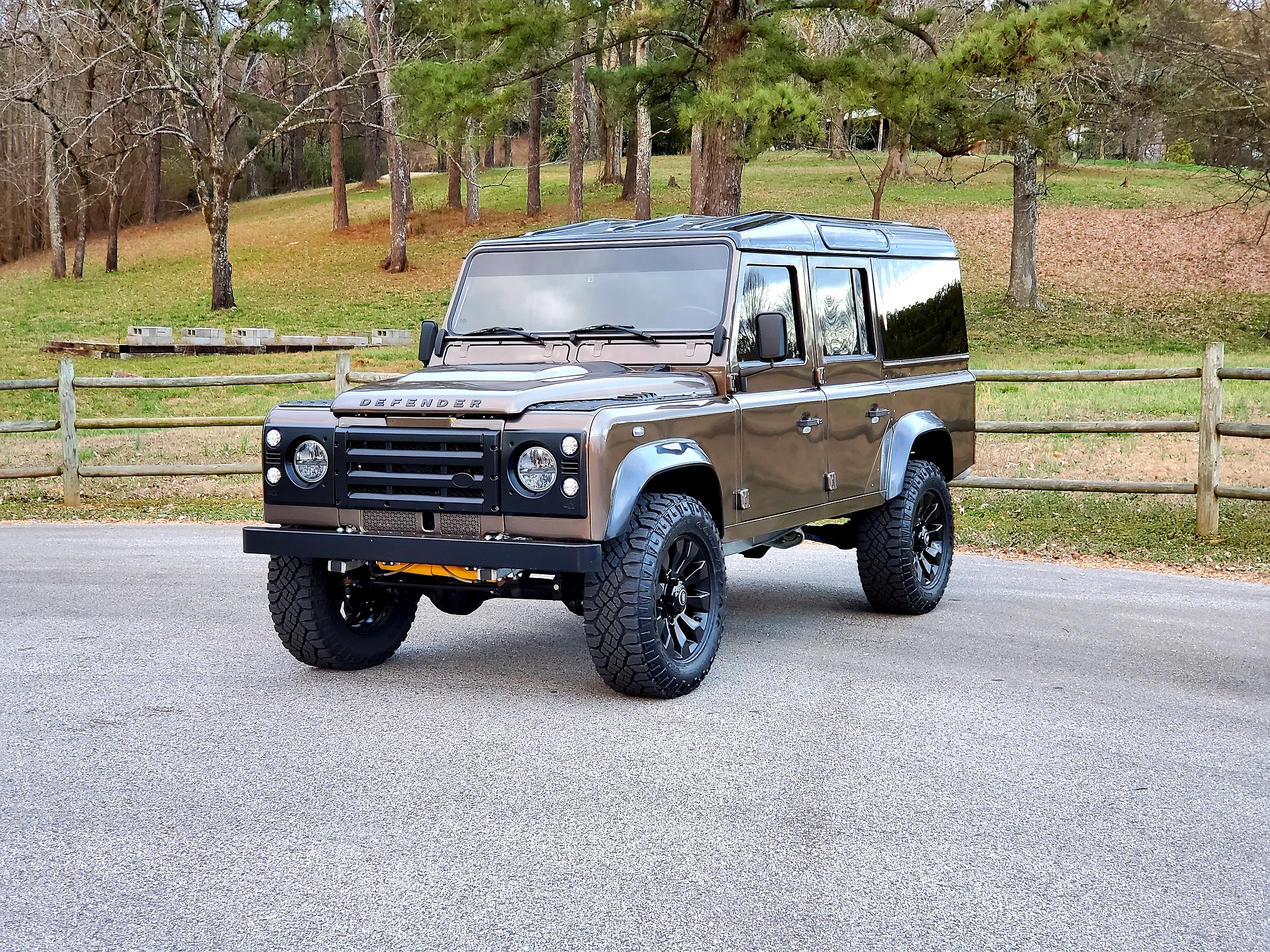 LS3-swapped Land Rover Defender Is an '80s Marauder