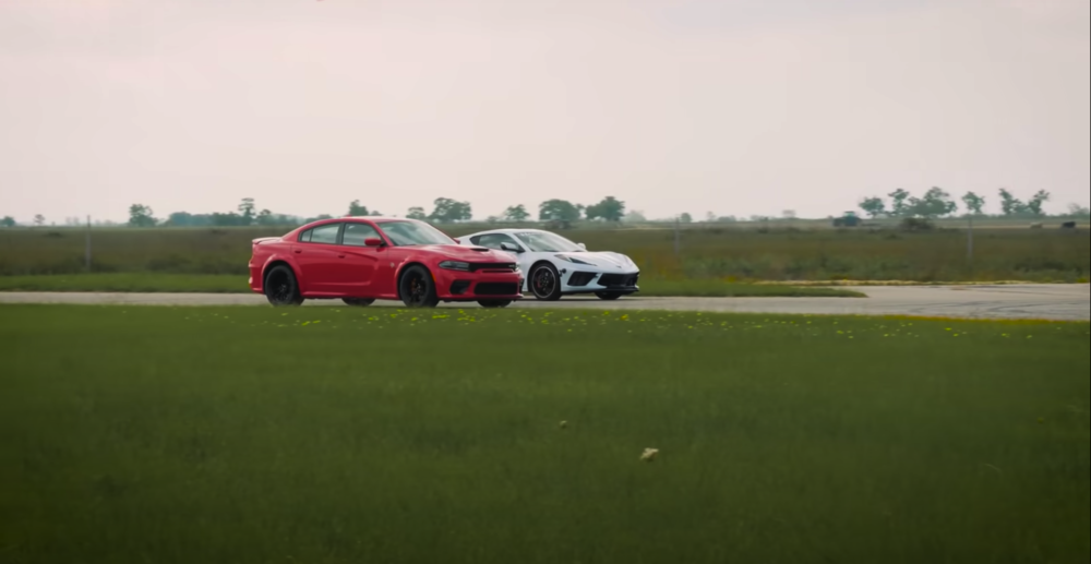 C8 vs Hellcat Charger Roll Race